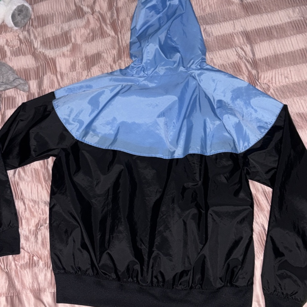 Men’s Nike Windbreaker - Picture 3 of 3